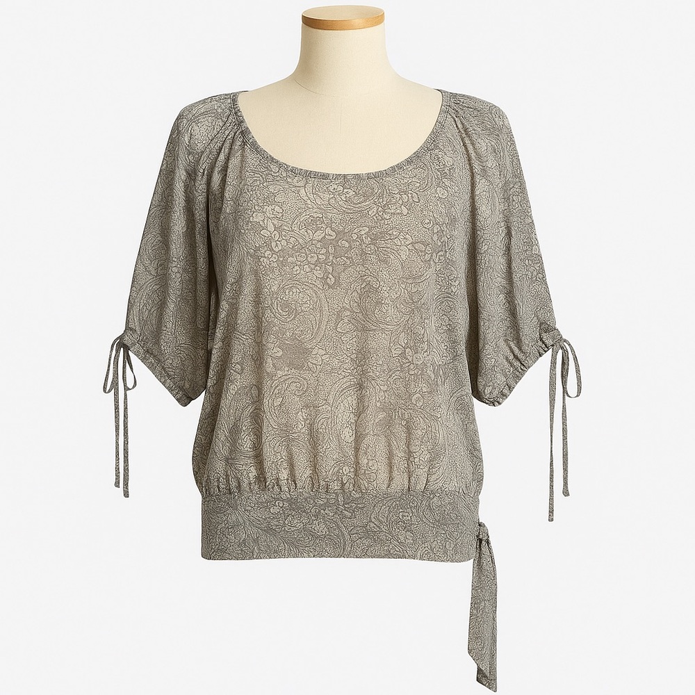 Forever 21 Gray Paisley Batwing Blouse Lace-Print Tie Sleeves and Waist Size M